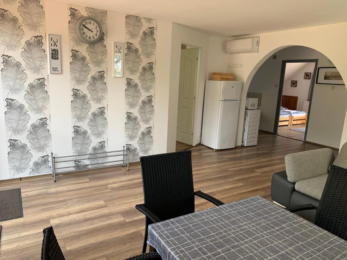 Borsi Apartman Balatonalmádi エクステリア 写真