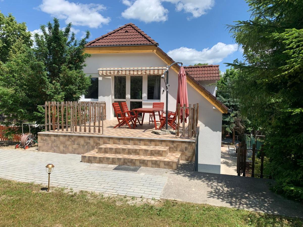 Borsi Apartman Balatonalmádi エクステリア 写真